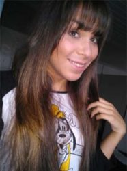 Petite brunette transsexuelle 19 ans et nouvelle