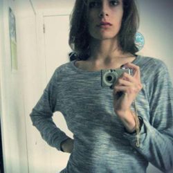 Sophie 26 ans trans d'Auxerre 89 s'emmerde